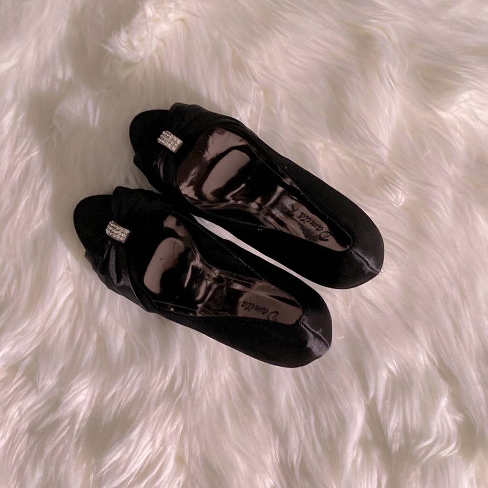 Women Heels Black Satin Damita K ,Approx 4 1/2 “Heels and  with top  rhinestones